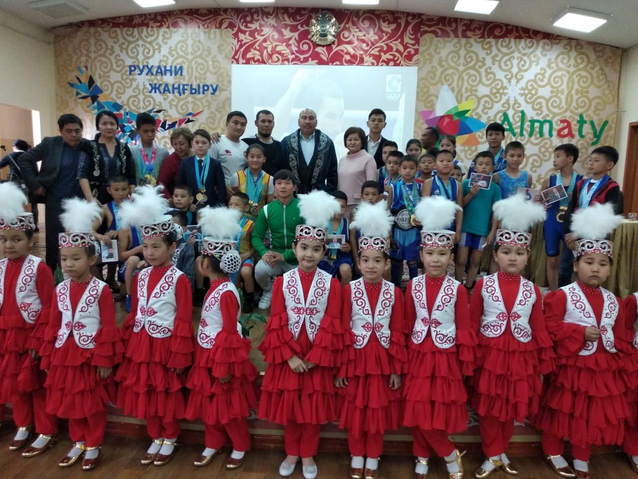 ҚР еңбек сіңірген спорт шеберімен кездесу