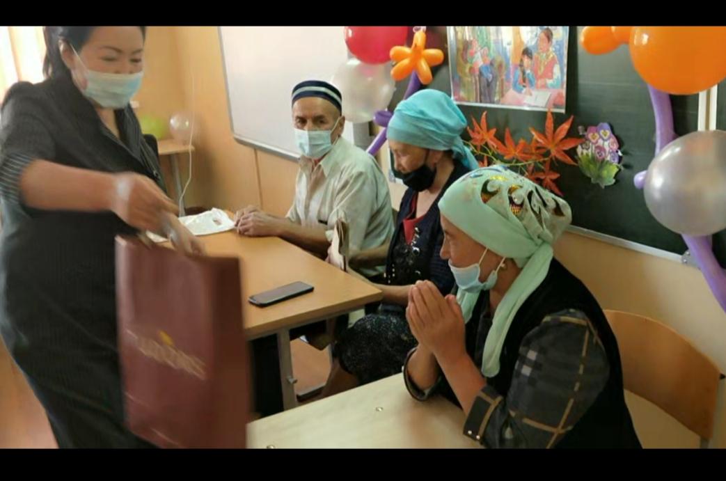 №198 ЖББ мектепте "Ұлттың тілі, дәстүрі, мәдениеті-сол ұлттың жаны, жан дүниесі" атты еңбек ардагерлерімен кездесу