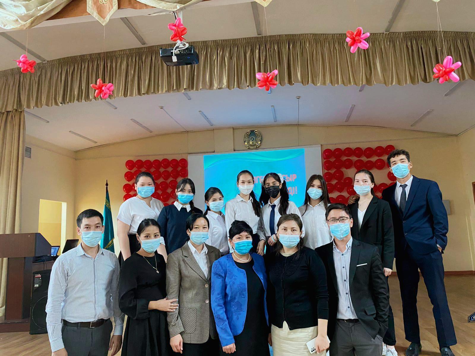 "Жәдігерлер  сыр  шертеді"  тақырыбында  9-11  сыныптар арасындағы  іс-шара.