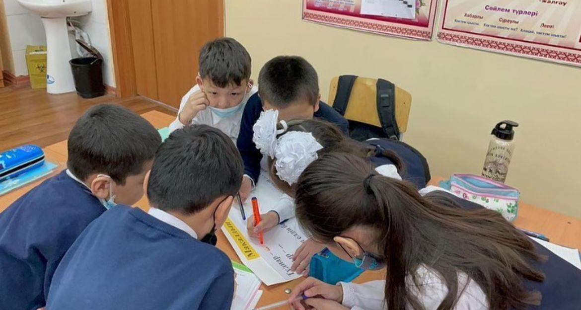 "Махаббат пен шығармашылық педагогикасы" онкүндік  аясында оқушылармен ашық сабақ.