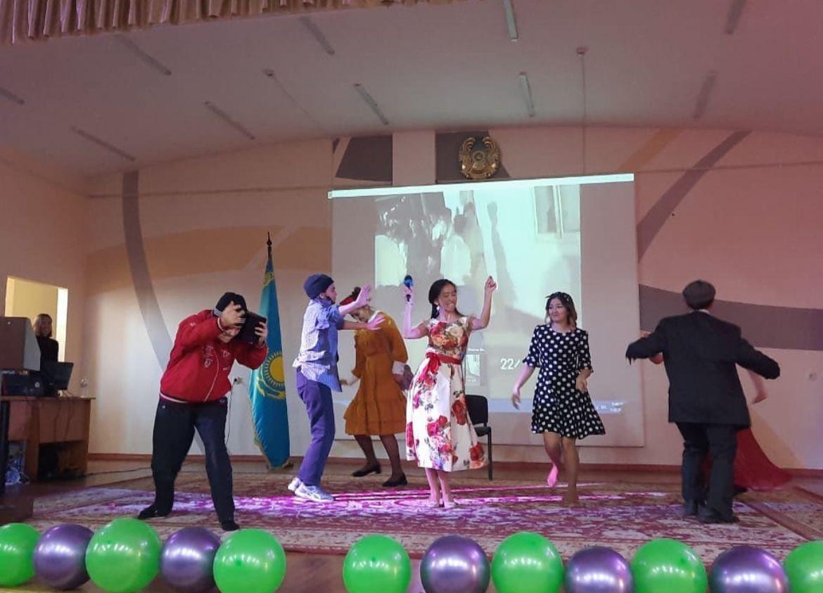 "Жырлайды жүрек"  атты  мектепшілік  байқауы.